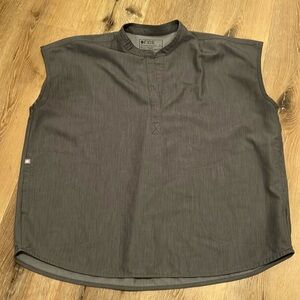 FIGS Technical Collection Scrub Top Sleeveless Banded Collar Grey XL Unisex